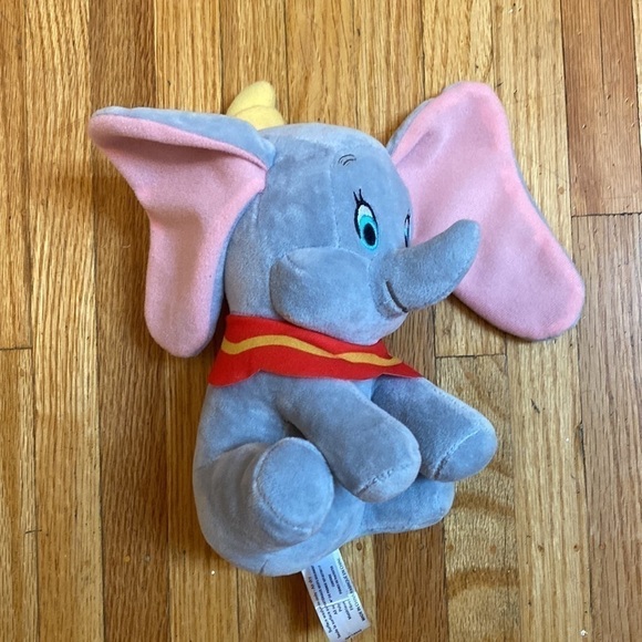 Disney dumbo plush 24cms 9” high elephant - Picture 9 of 9
